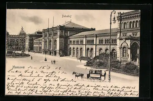 AK Hannover, Bahnhof mit Denkmal