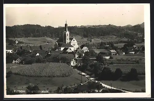 AK Leutschach / Steiermark, Teilansicht mit Kirche