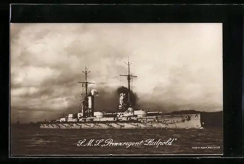 AK Kriegsschiff SMS Prinzregent Luitpold nimmt Fahrt auf