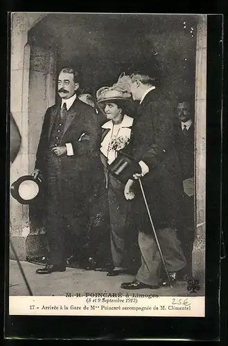 AK M. R. Poincaré à Limoges, Arrivée à la Gare de Mme Poincaré accompagnée de M. Clémentel