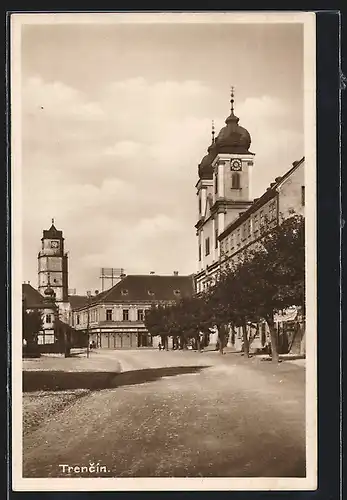 AK Trencín, Flusspartie mit Blick auf die Kirche