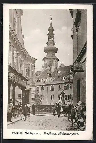 AK Bratislava, Blick von der Michaelergasse auf die Kirche