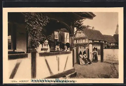 AK Hoerdt, Jeunes filles Dans une Loggia, Frauen in elsass-lothringischer Tracht