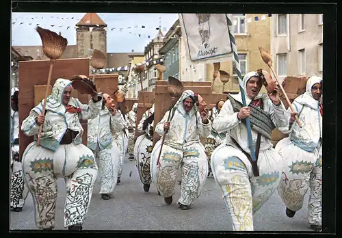 AK Villingen, Historische Villinger Fasnet, Wuescht beim Maschgerelauf, Fasching