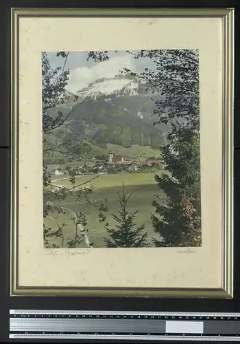 Fotografie Max Bauer, Ansicht Aschau im Chiemgau, Titel Aschau m. Kampenwand, Handkoloriert, hinter Glas im Rahmen