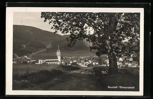 AK Neustadt i. Schwarzwald, Ortsansicht mit Kirche