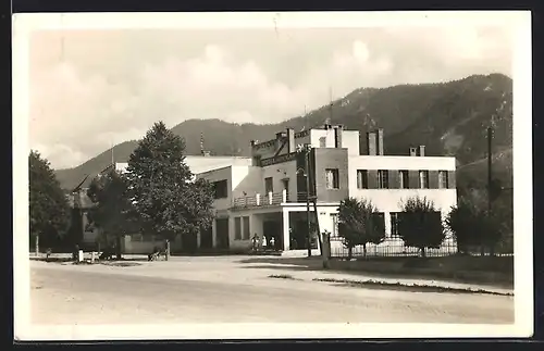 AK Lipt. Hrádok, Hotel Gregar