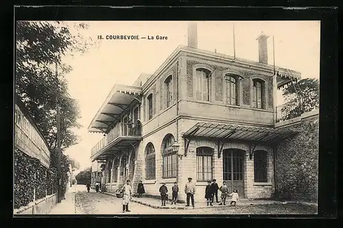 AK Courbevoie, La Gare