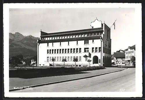 AK Vaduz, Rathaus mit Strasse