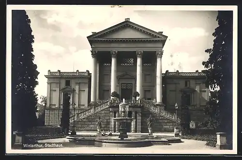 AK Winterthur, Strassenpartie mit Brunnen vor Stadthaus