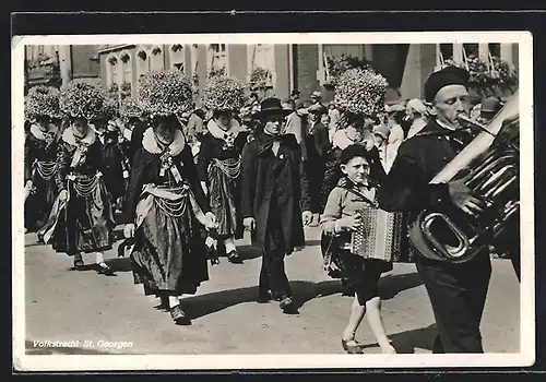 AK St. Georgen, Volkstracht, Strassenumzug