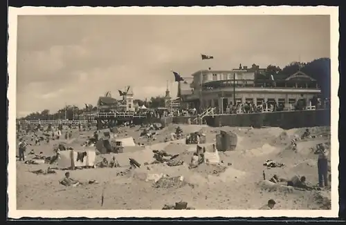 AK Cranz, Strand mit Sandburgen und Strandkörben