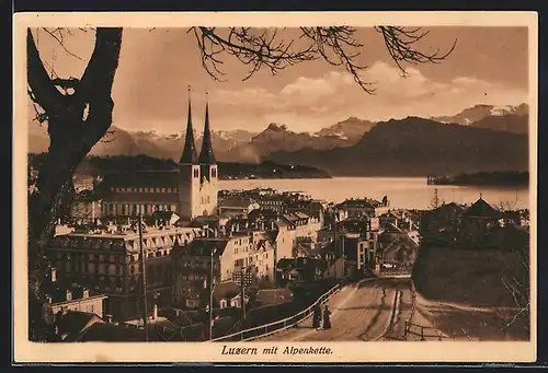 AK Luzern, Teilansicht mit Strassenpartie und Alpenkette