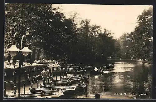 AK Berlin, Partie auf dem Wasser im Tiergarten