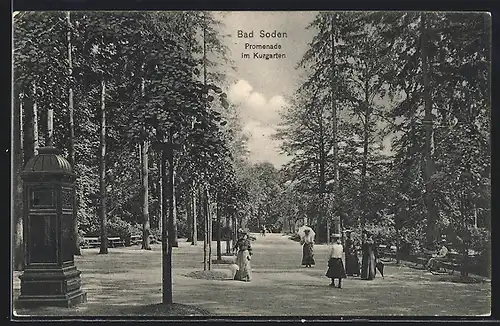 AK Bad Soden / Taunus, Promenade im Kurgarten mit Frauen