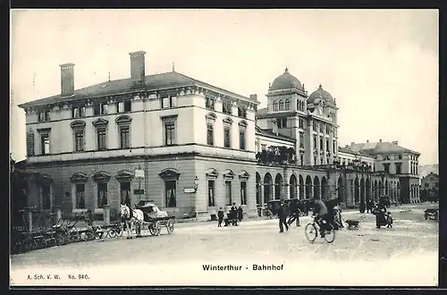 AK Winterthur, Radfahrer und Passanten vor dem Bahnhof