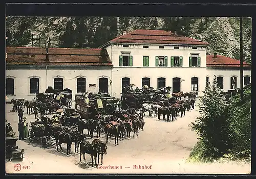 AK Göschenen, Kutschen vor dem Bahnhof