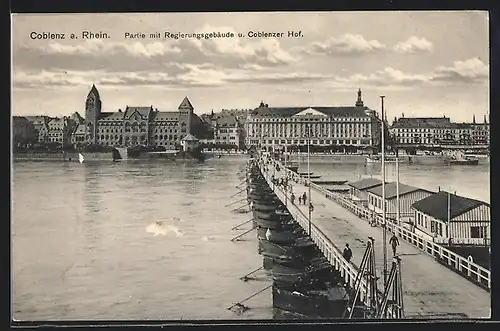 AK Coblenz a. Rhein, Partie mit Regierungsgebäude und Coblenzer Hof