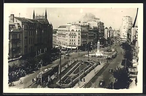 AK Belgrad, Strassenpartie mit Denkmal und Strassenbahn