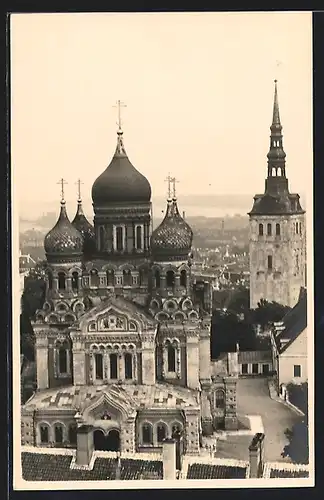 AK Tallinn, Blick auf mehrtürmige Kirche