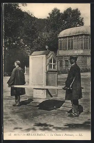 AK Le Mont-Dore, Une Chaise à Porteurs