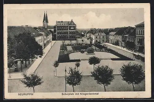 AK Neuruppin, Schulplatz mit Kriegerdenkmal