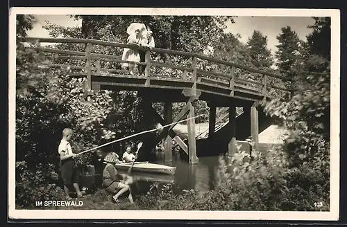 AK Junge beim Angeln im Spreewald