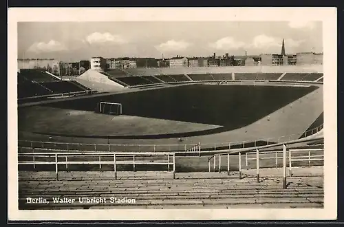 AK Berlin, Walter Ulbricht Stadion in der Invalidenstrasse