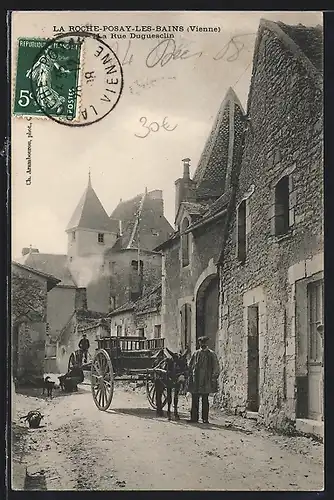 AK La Roche-Posay-les-Bains, La Rue Duguesclin, Strassenpartie