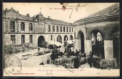 AK Saint-Lys, La halle et l`hôtel de ville