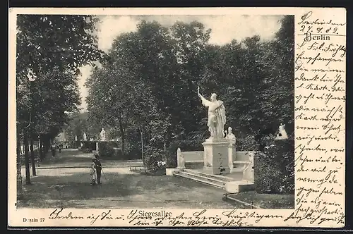 AK Berlin-Tiergarten, Partie mit Flaneuren an der Siegesallee