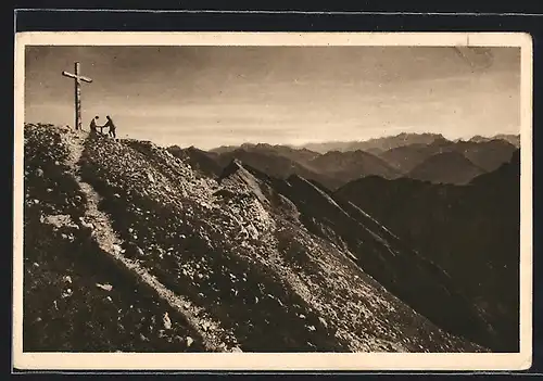 AK Schlicke-Gipfel mit Gipfelkreuz und östlichem Panorama