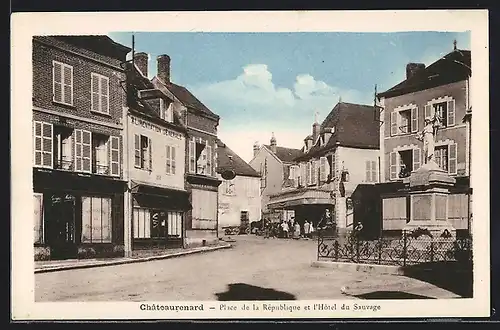 AK Chateaurenard, Place de la République et l`Hotel du Sauvage