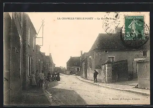 AK La Chapelle-Vieille-Foret, La Grand Rue