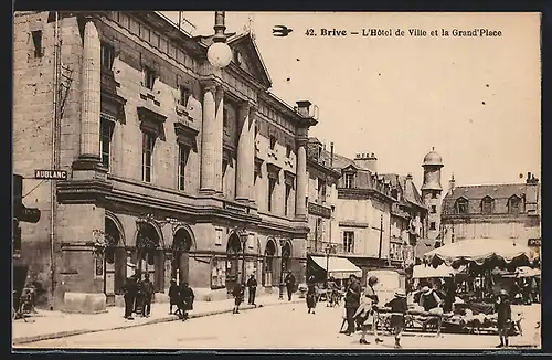 AK Brive, L`Hôtel de Ville et la Grand`Place