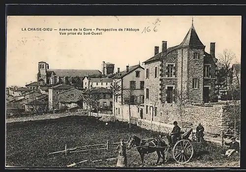 AK La Chaise-Dieu, Avenue de la Gare, Perspective de l`Abbaye, Vue prise du Sud-Ouest