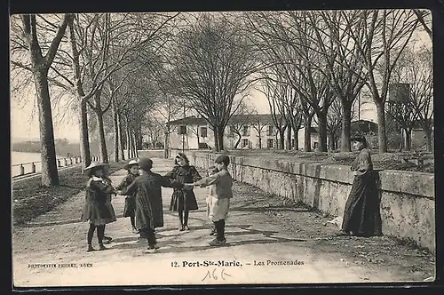 AK Port-Ste-Marie, Les Promenades