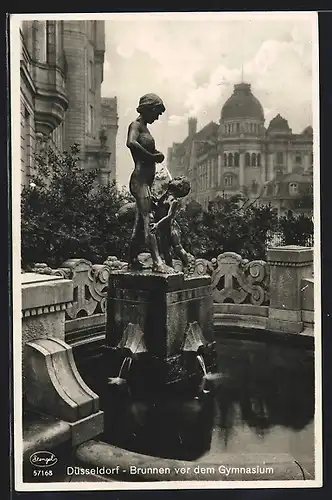 AK Düsseldorf, Brunnen vor dem Gymnasium