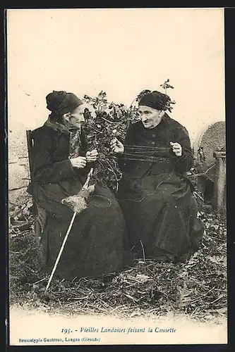 AK Vieilles Landaises faisant la Causette, Damen spinnen Garn