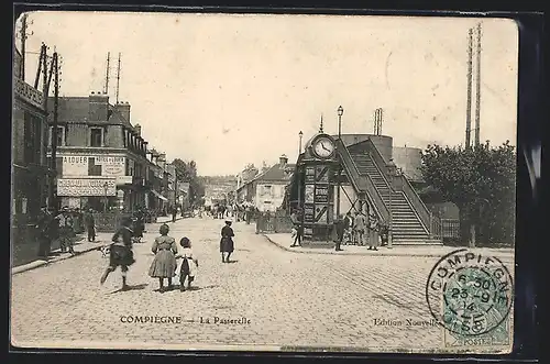 AK Compiègne, La Passerelle