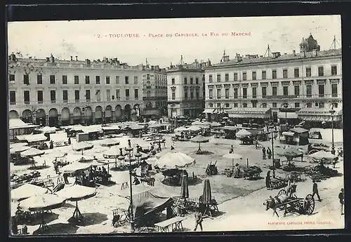 AK Toulouse, Place du Capitole, La Fin du Marché