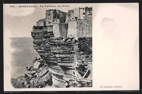 AK Bonifacio, La Falaise, La Ville