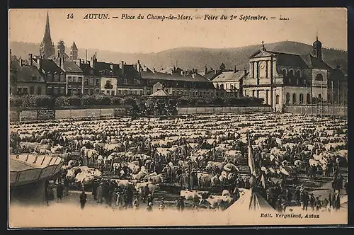 AK Autun, Place du Champ-de-Mars, Foire du 1. Septembre