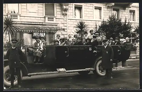 Foto-AK Autobus vor Hotel Halm