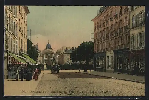 AK Versailles, Ensemble de la Rue Hoche et Eglise Notre-Dame