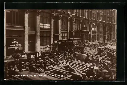 AK London, Petticoat Lane, the Centre of the Market