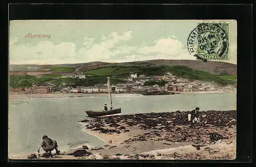 AK Aberdovey, Wasserpartie mit Segelboot vor dem Ort