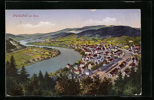 AK Waldshut am Rhein, Generalansicht der Stadt mit Blick auf den Bahnhof