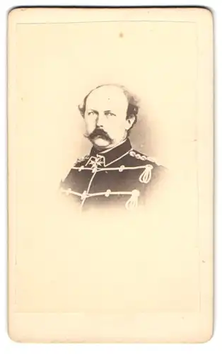 Fotografie unbekannter Fotograf und Ort, Portrait Prinz Friedrich Karl von Preussen mit Halsordne in Uniform