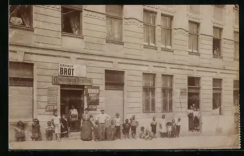 Foto-AK Wien, Gemischtwaren Franz Waclavicek, Urbangasse 16